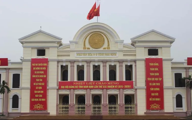 Nhà văn hóa 3/2 Nam Định