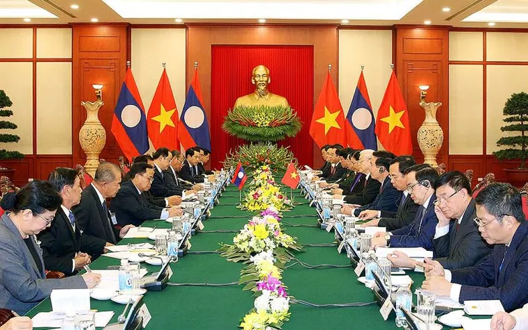 Hội đàm cấp cao Việt - Lào