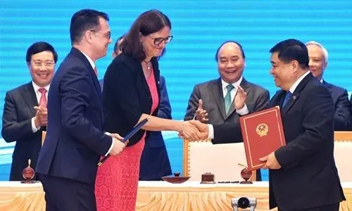 Lễ ký kết Hiệp định Thương mại tự do (EVFTA) và Hiệp định bảo hộ đầu tư (IPA) giữa Việt Nam và Liên minh Châu Âu (EU)” Sự kiện này được đánh giá là 1 trong 8 sự kiện nổi bật của Việt Nam năm 2019.